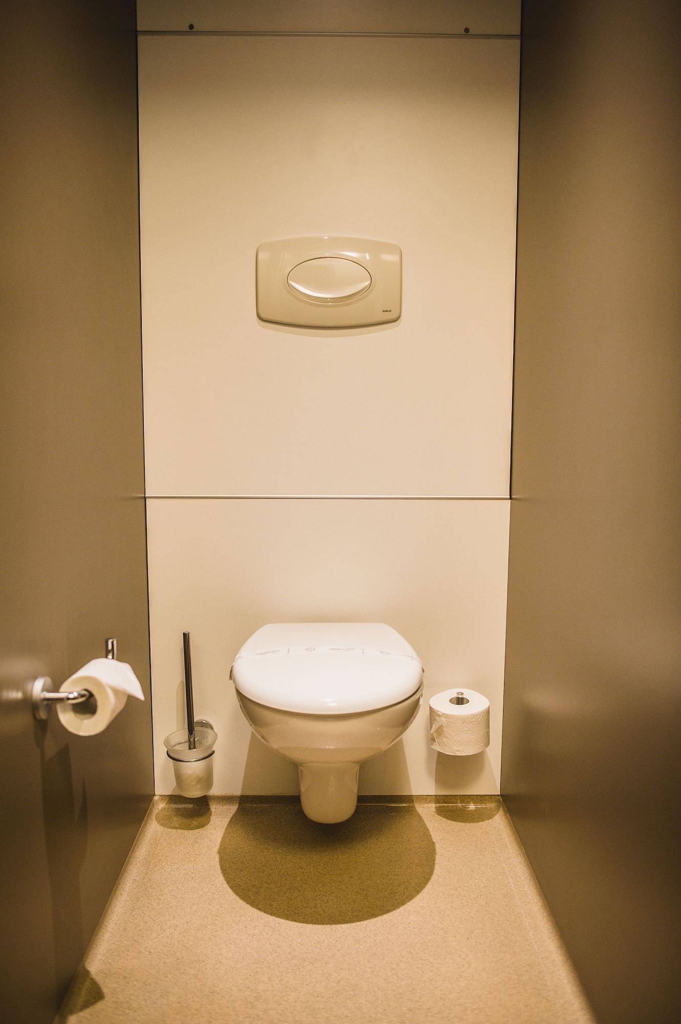 Dc Hotel Charleroi Airport Eksteriør bilde