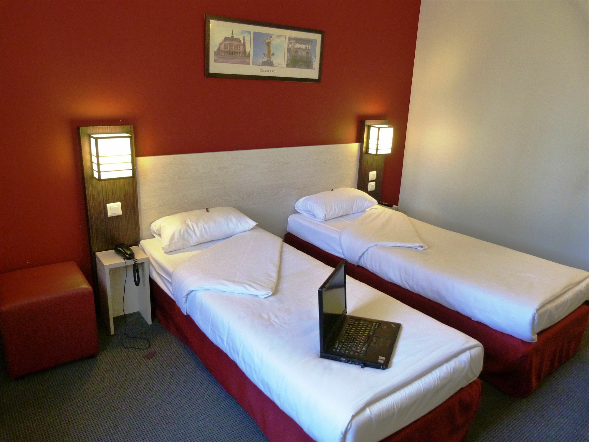Dc Hotel Charleroi Airport Eksteriør bilde