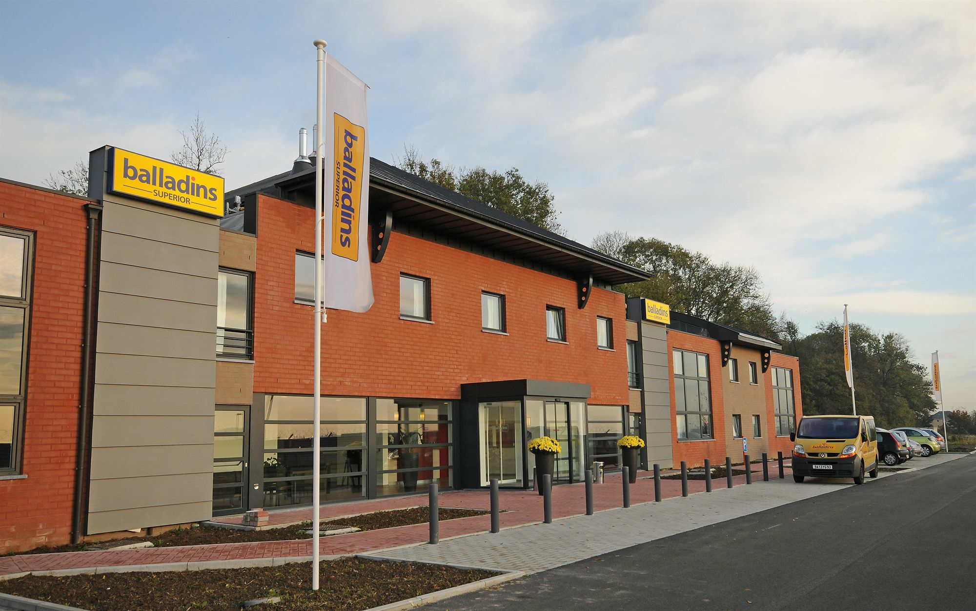 Dc Hotel Charleroi Airport Eksteriør bilde
